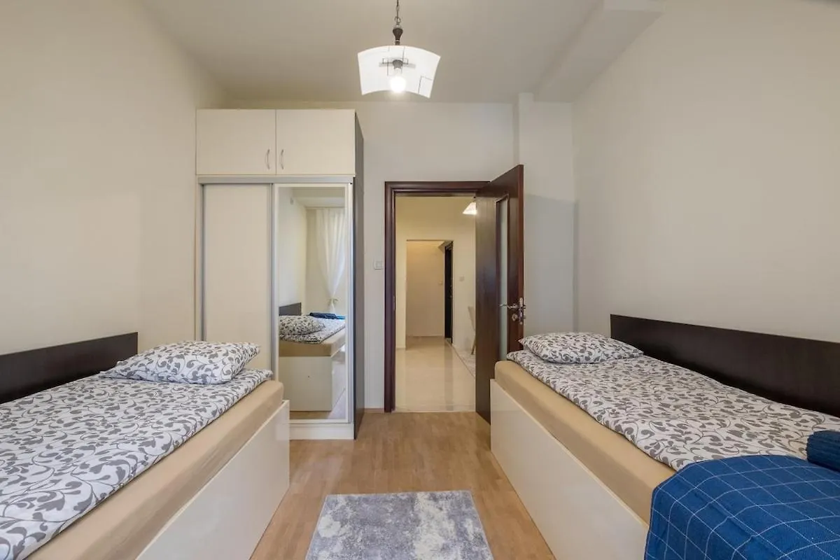 Stylish Top Center Flat 100M To Vitosha Blvd Sofia 0*,